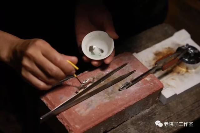 之后的切割打磨每一个环节都必须耐心细心