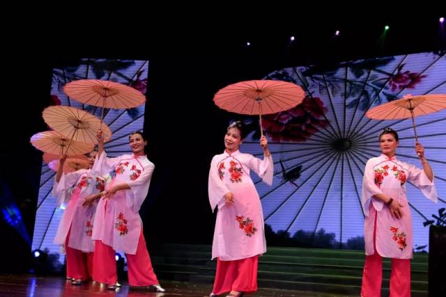 桑农走秀《桑农乐》 街头镇沈宅村 // // 爵士舞《喜娃娃》