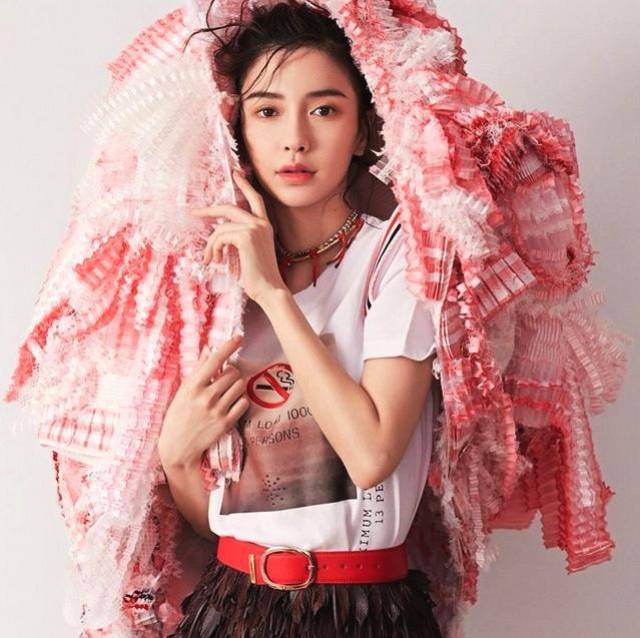 angelababy淡妆简直没眼看,眼睛小嘴巴又很大,完全没气质了!
