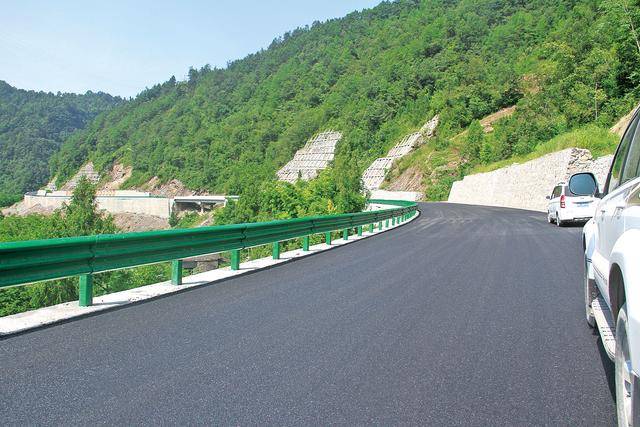 巴山大峡谷快速通道图片