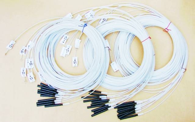 雷管是一种民用爆破器材,分为工业电雷管和导爆管雷管两大类.