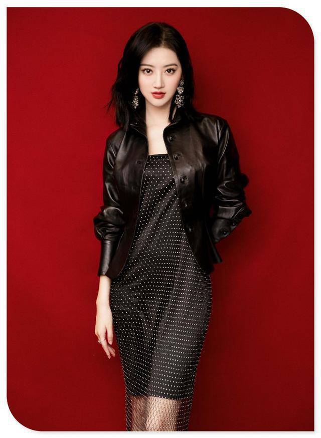 景甜身高167,江疏影168,两人同框往那一站,差