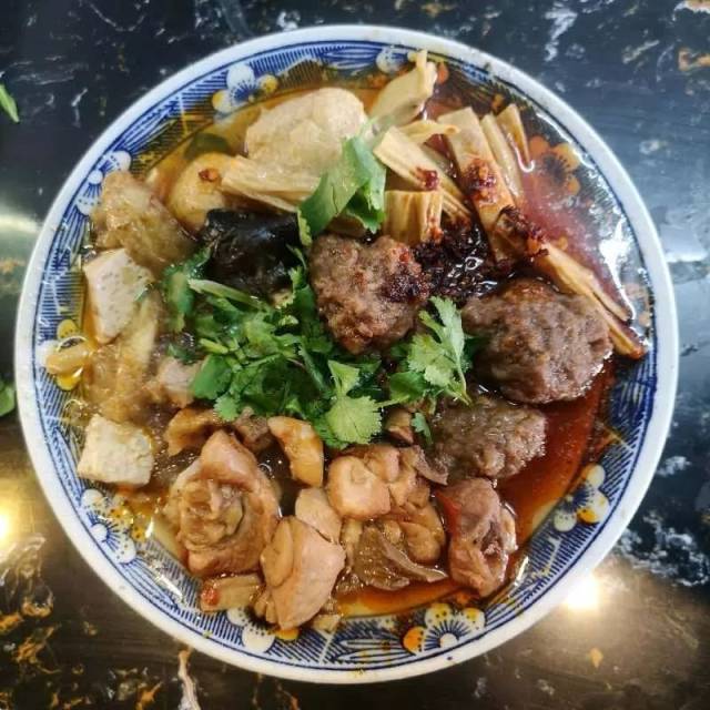 合阳冬天吃一碗正宗老陕牛肉丸子烩菜,爽爆了!
