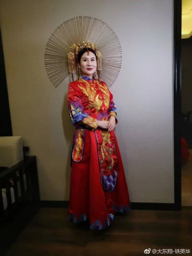 魏锐的老婆照片图片