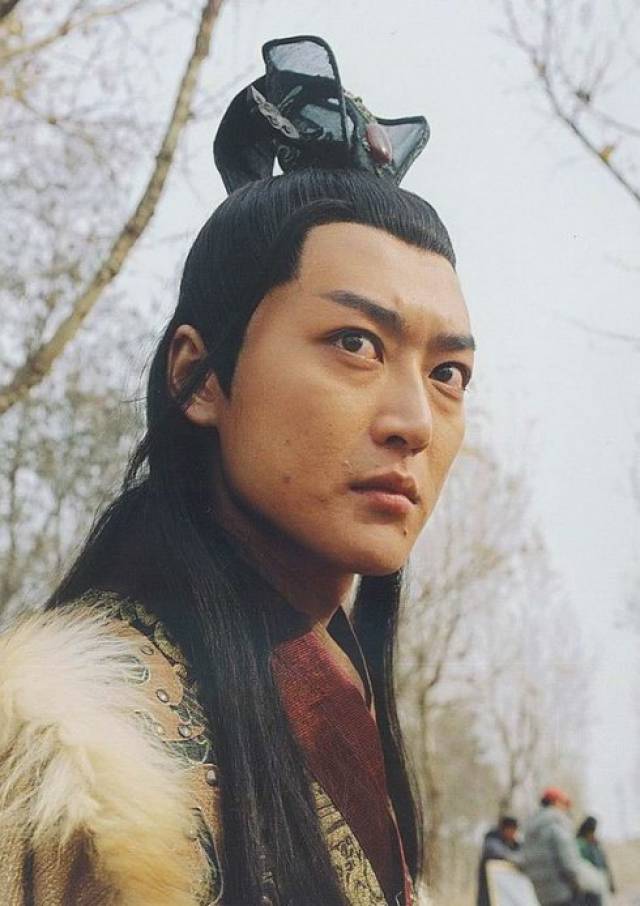 9.程武 饰 赫连春水