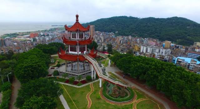 姜亮/摄 将军山公园位于梅花古城上方,公园是为了纪念梅花与壶江友谊