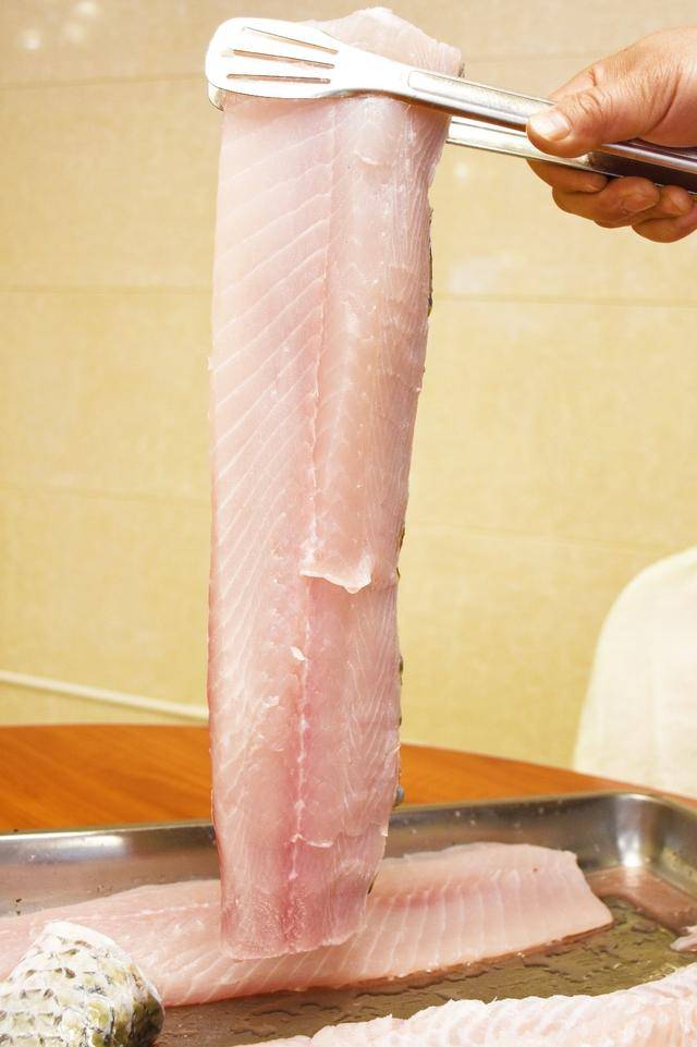 广东来的脆肉皖鱼脆汤鲜,锅底只放4样东西!