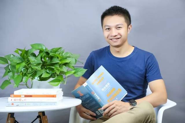 邓丽娟  cctv4中文国际频道 《走遍中国》栏目主持人