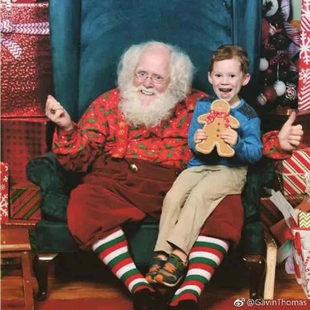 假笑男孩gavin入职@微博海外,算不算雇佣童工?