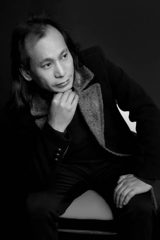 名家推荐 || 画家周林俊的黑白世界