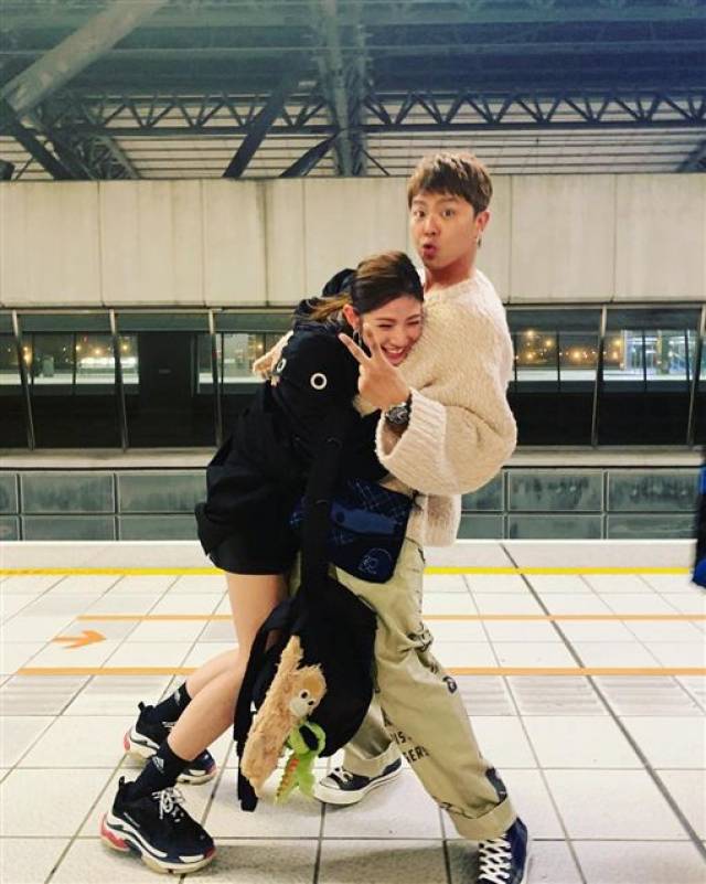 ▼小鬼巧遇李千那和卓文萱.