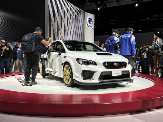 斯巴鲁wrx sti s209新车亮相2019北美车展