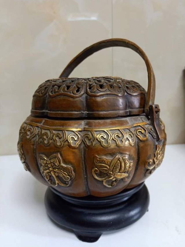 古代壶具之清乾隆暖手壶介绍及其价值
