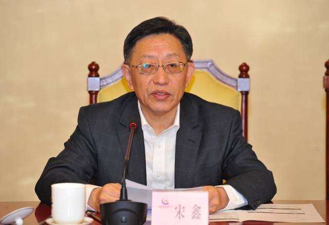财务监督局企财一处处长王军,产权管理局产权二处处长赵亮出席仪式