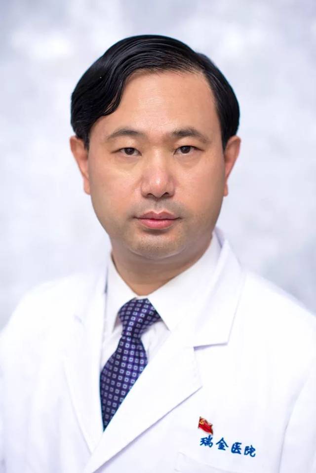 第四届医学家峰会圆满落幕,瞿介明院长,王卫庆教授分获两项殊荣!