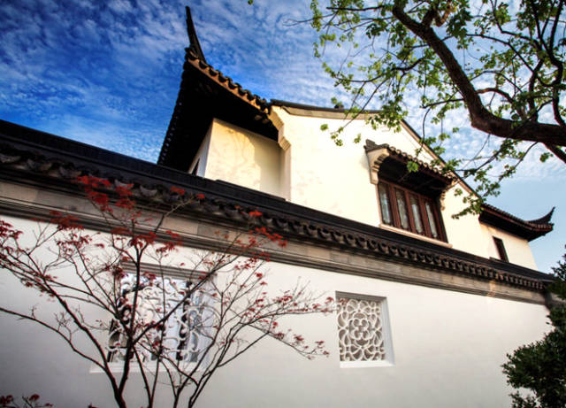 竞价逾24小时 融创33.4亿竞得杭州萧山美浓小镇资产包