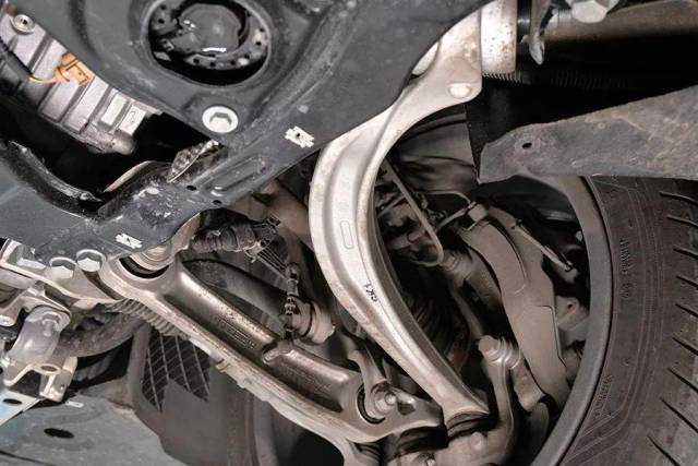 a8l底盘拆解,看看奥迪的"黑科技"去哪儿了?