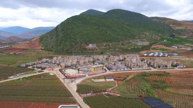 大理宾川金牛镇大坪地易地扶贫搬迁点(资料图)