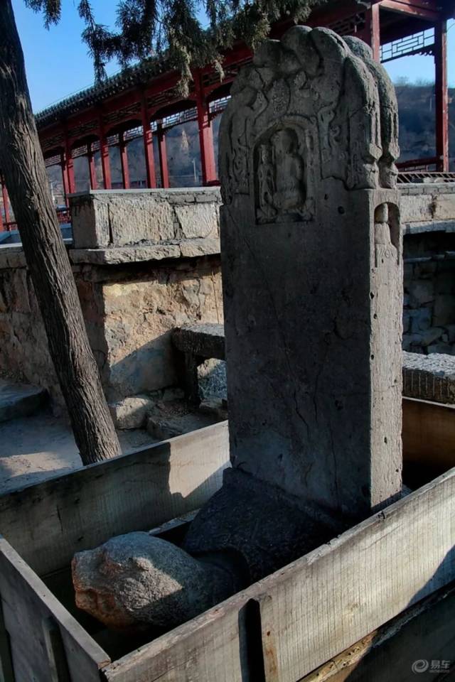 龟,但是必须还得解读一下颜真卿的《大唐西京千福寺多宝塔感应碑文》