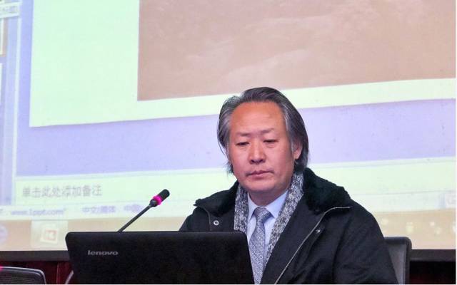 邀请青岛理工大学美术学院张志烈教授进行讲座现场由区旅发委市场处