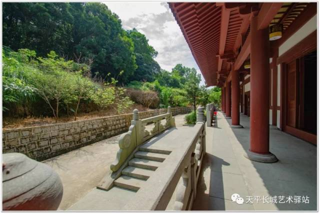 壮观的普侨区花古岩寺