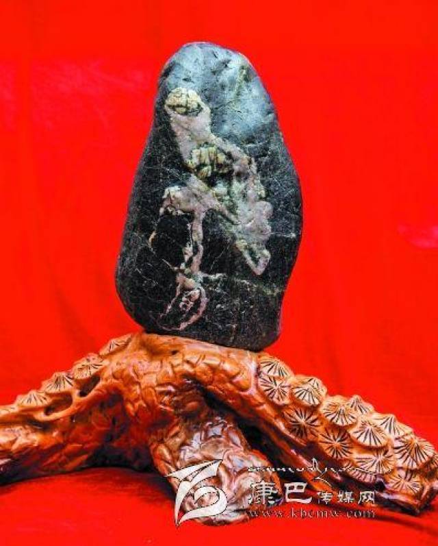 扎西泽仁的奇石收藏及艺术追求