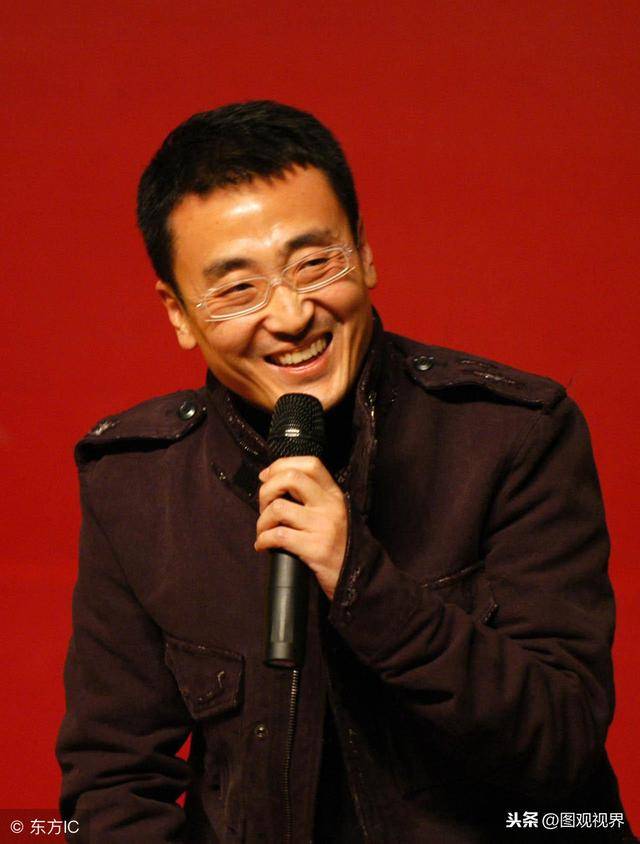 凤凰卫视节目主持人说起话来侃侃而谈滔滔不绝至今未婚