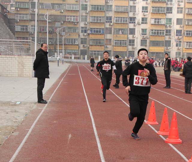 井陉实验中学举行冬季长跑比赛