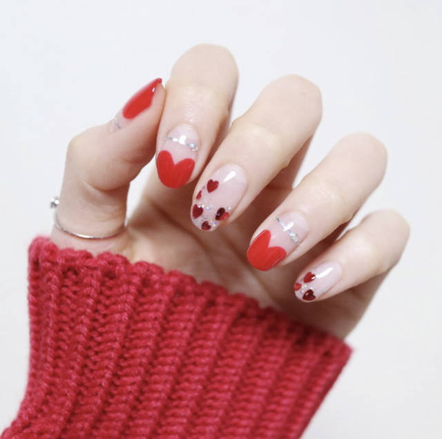 仙气女神范的红色亮片美甲,给你的"红指甲"加点仙气吧!