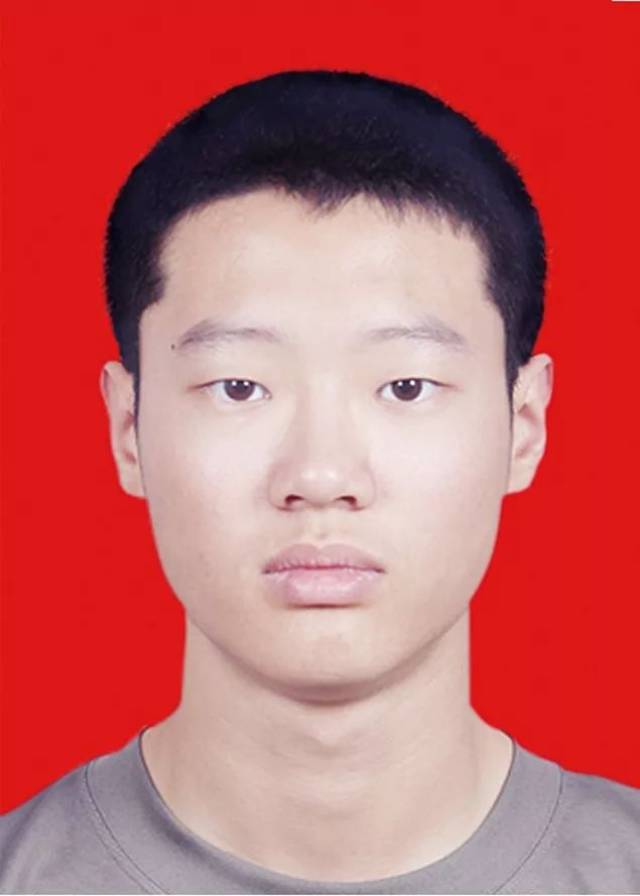 柴浩然,男,16岁,晋城一中学生,被评为2018年山西省"新时代好少年".