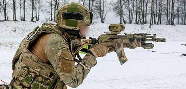军事丨俄罗斯ak105突击步枪ak家族最后的优秀的绝唱