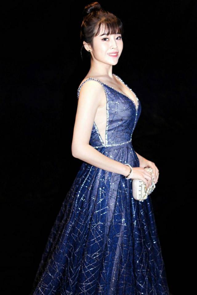 杨颖,赵丽颖,佟丽娅穿星空裙,仙气满满似公主,让人惊艳