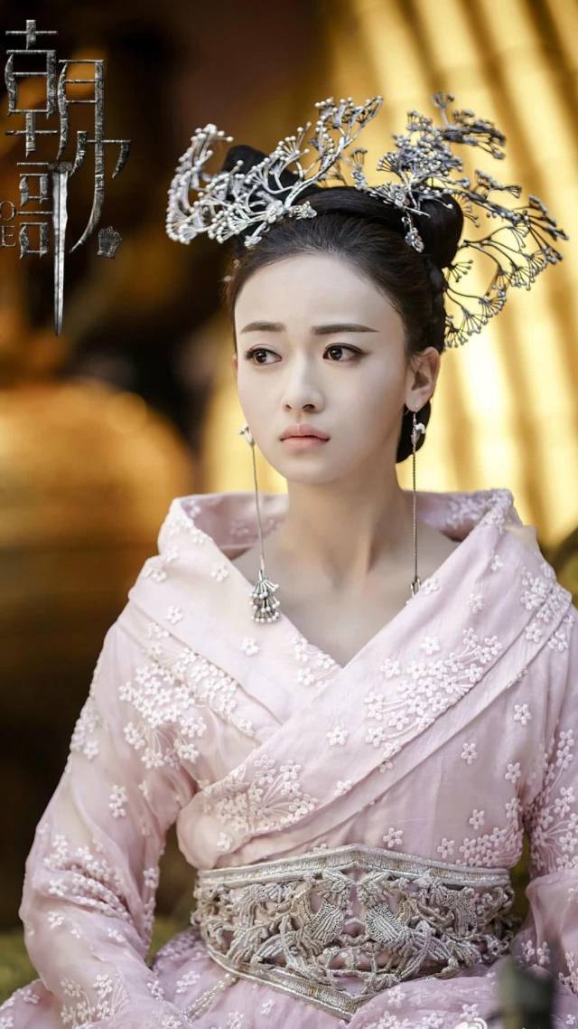 吴谨言古装新剧换了一个造型,就清丽婉约让人很惊艳