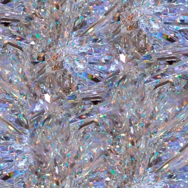 背景图 | 她说她找不到能爱的人,所以宁愿居无定所的过一生