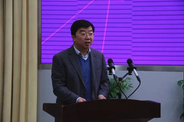 我校田敏校长致欢迎辞