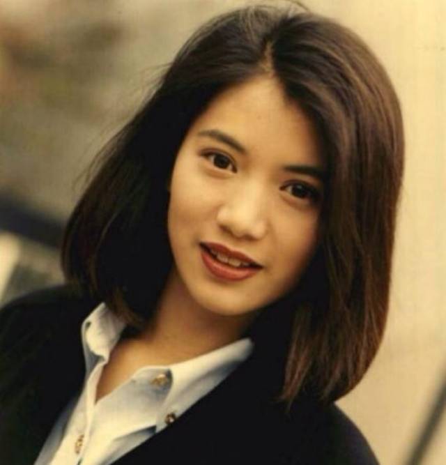 袁咏仪为拍电影怒减18斤,重回颜值巅峰,直言张