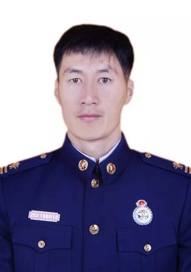 记楚雄州消防支队特勤中队执勤中队长助理隋福忠用行动书写忠诚