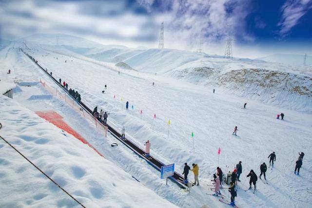 石河子一男子去滑雪,拍下的照片却火了!