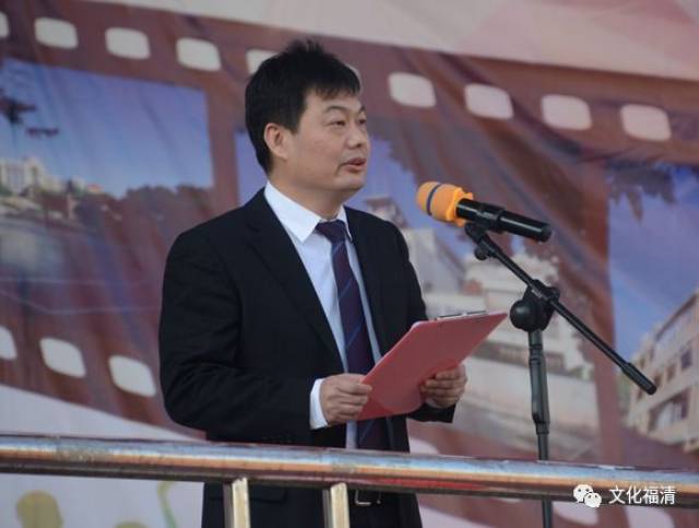 校长王豪杰发表了热情洋溢的讲话,谆谆教导孩子要想成才,必须学会做人