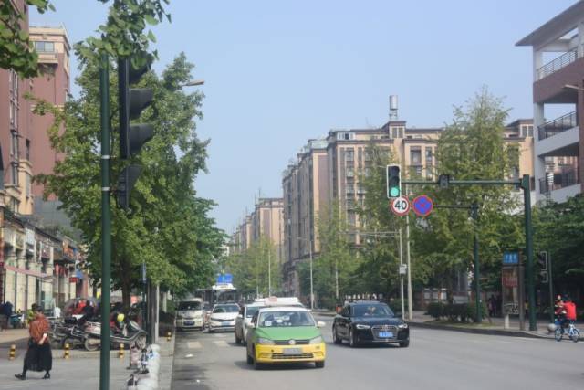 纸厂卖地、和都交房、修学校、建交通!上