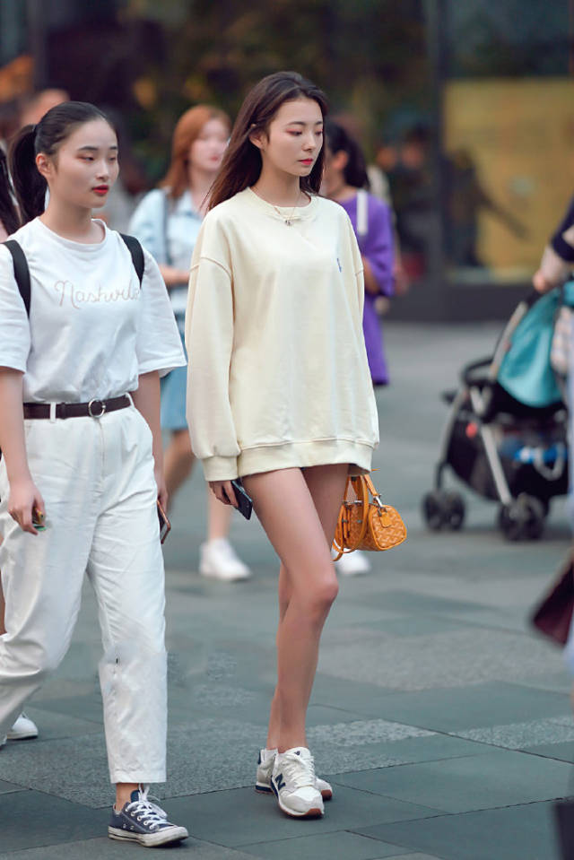 宅男喜欢的女生穿搭都怎样?看看这些小姐姐的时尚穿搭,就知道了