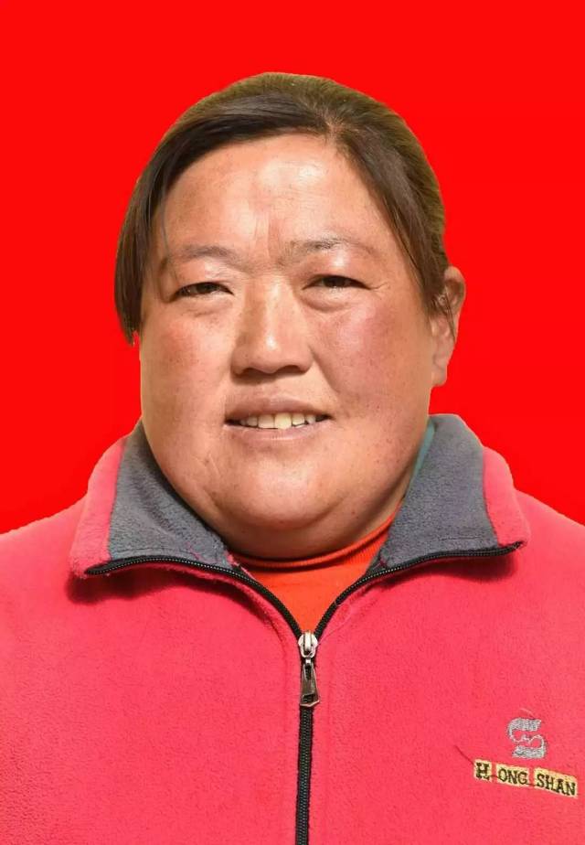 机关事业单位干部职工 泽佩 男,藏族,35岁 现任交警大队城镇中队中