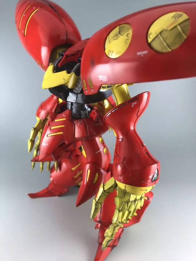 这只卡碧尼·诅咒的过年气息真浓,满满的福利红配色