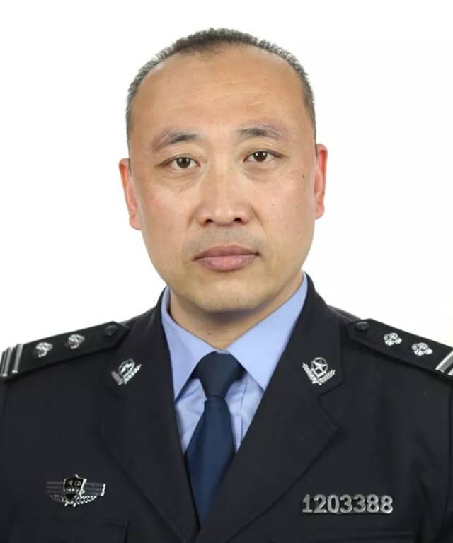 赵 鹏 赵鹏,天津市监狱十监区党支部书记,监区长