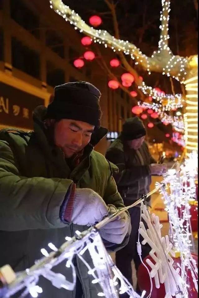 临沂最美解放路1月31日亮灯，新增彩虹门将惊艳所有人！