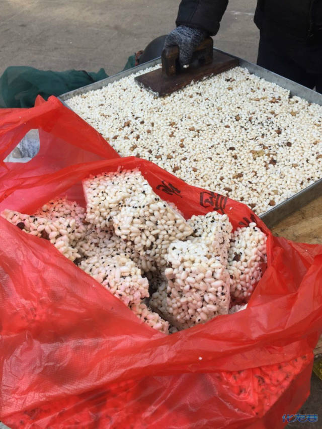 确认过嘴巴,它喜欢香脆的糙米糖!你们都爱吃吗?