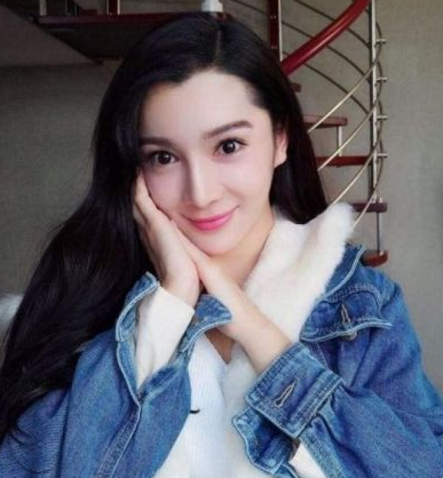 赵本山最美女弟子,坠楼裸死酒店草丛,至今死因成谜!_手机搜狐网