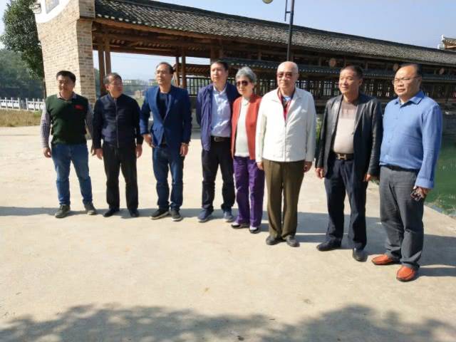 张光东少将携家人与中国红色文化传播中心广西工作站站长曹玉生先生等