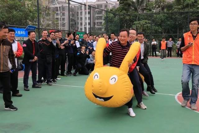 "毛毛虫竞赛"