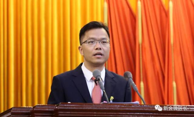 区长梁明建在政府工作报告中回顾了2018年的工作情况,对2019年的工作